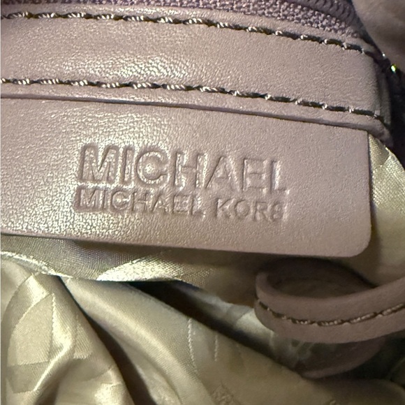Michael Kors light purple Leather Tassel Bag in great conditions - Picture 12 of 16